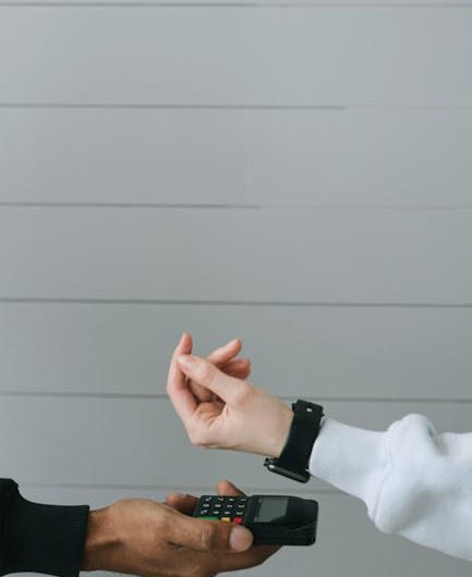 Банковские пластиковые карты: как выбрать и купить выгодно