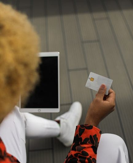 Как купить банковскую карту Visa