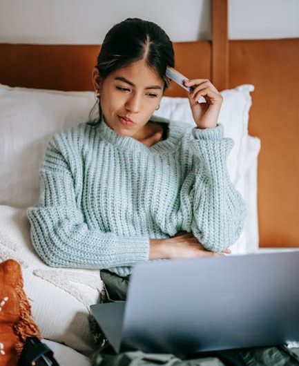 Где купить банковские карты РФ