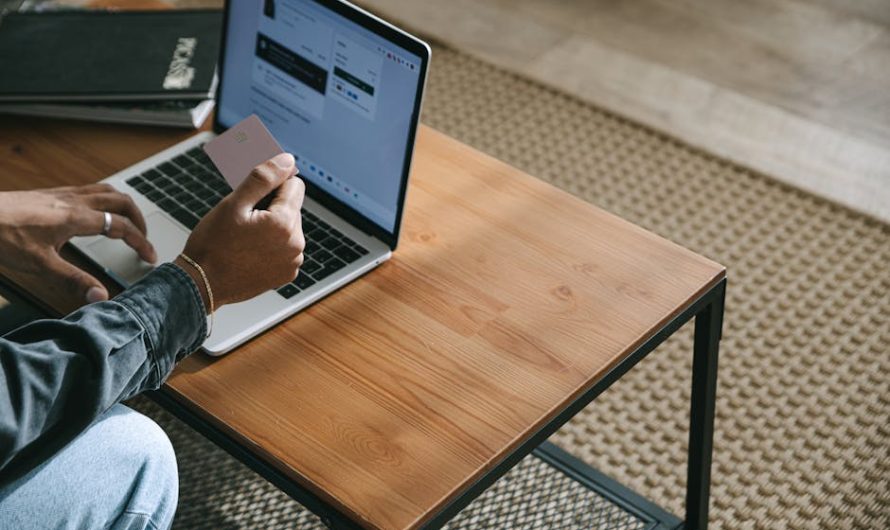 Банковские карты Сбербанка: как купить и использовать