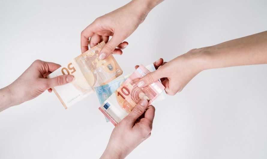 Указание поддельного номера телефона при оформлении банковской карты и его последствия