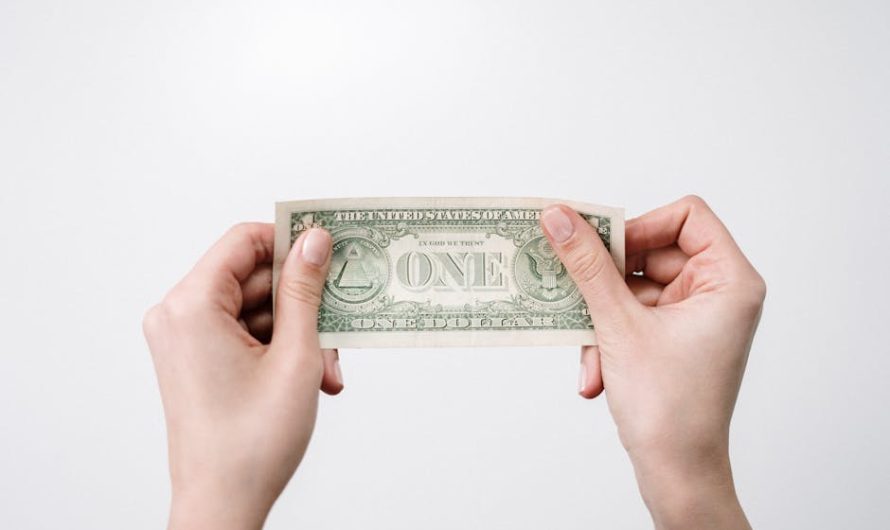 Приобретение карты на фейковые данные владельца: риски и последствия