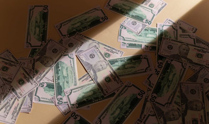 Можно ли купить банковскую карту в магазине