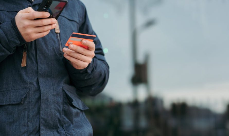 Защита банковской карты с помощью специального чехла