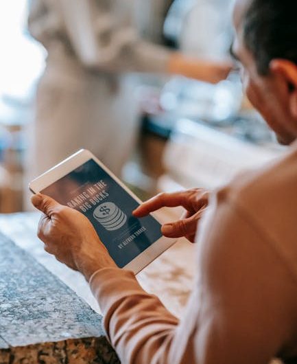 Карты для скрытых переводов и их преимущества