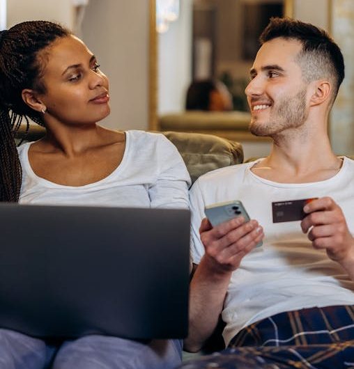 Заказ карты на фейковые данные владельца и его последствия