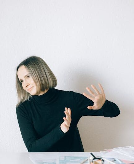 Как купить банковскую карту и использовать ее преимущества