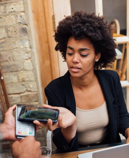 Банковская карта на подставные документы