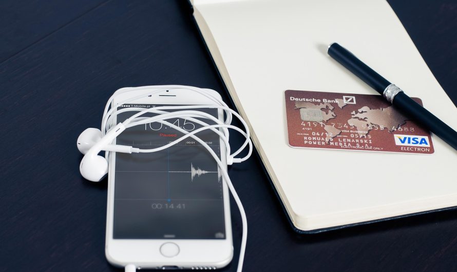 Где купить банковскую карту в Санкт-Петербурге