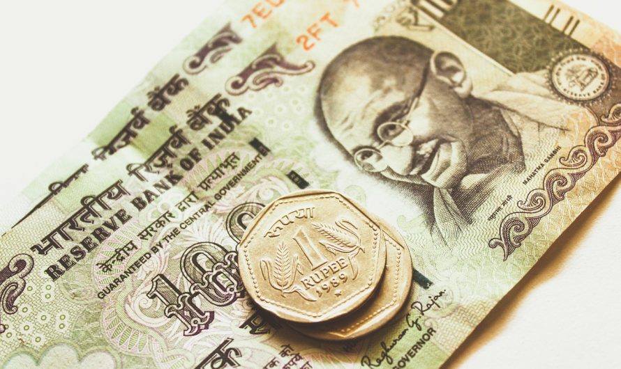 Как купить банковскую карту в Екатеринбурге