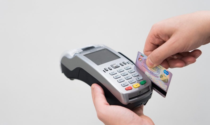 Риски использования подложных паспортных данных при получении банковских карт